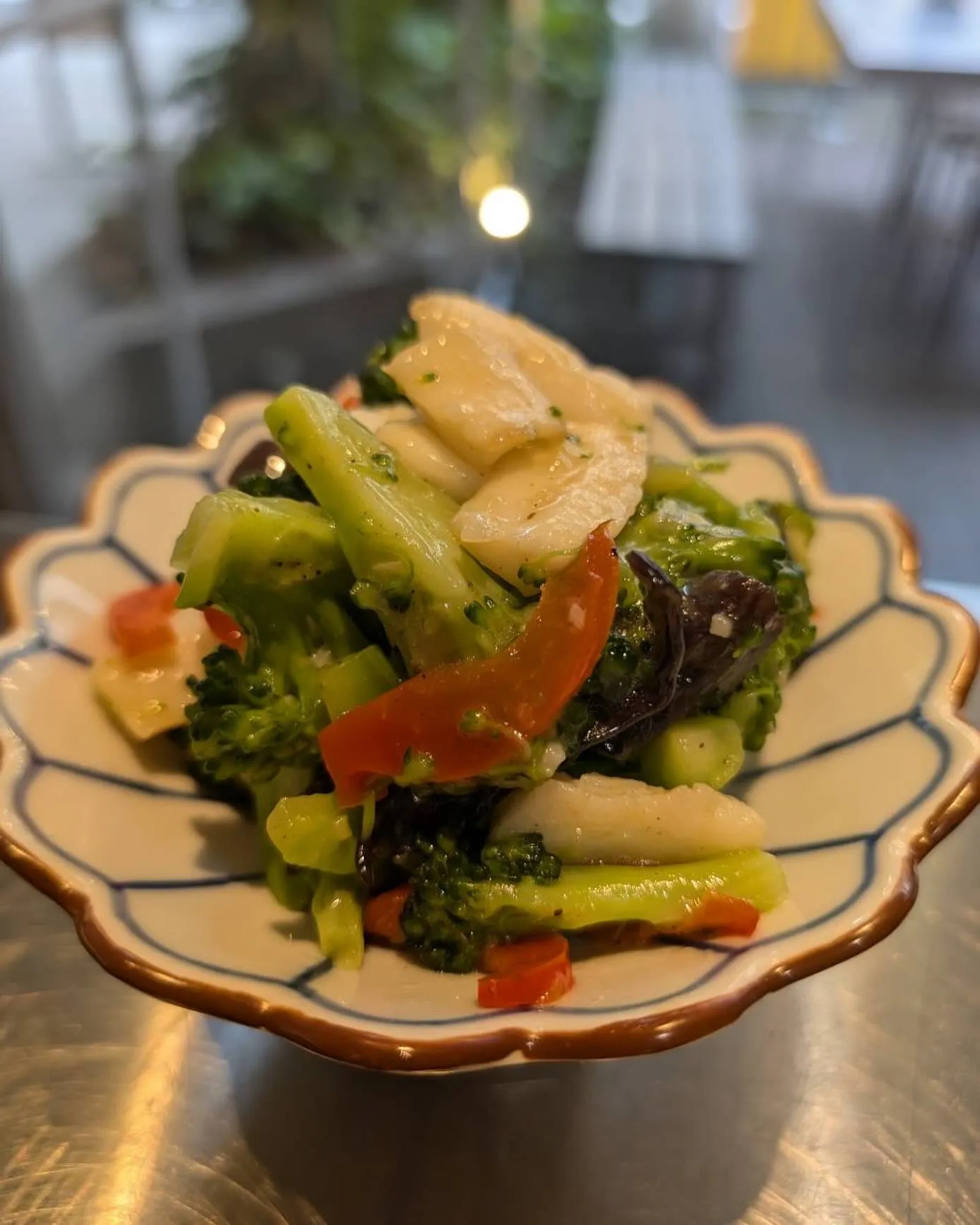 皆さま、日々の疲れを癒し、美味しいお料理と共に心地よいひとと...