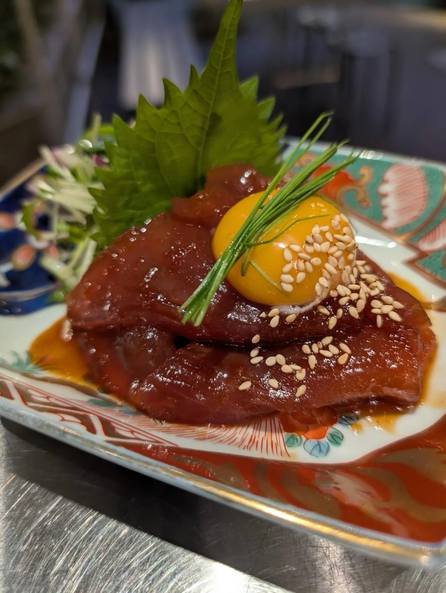 豊かな風味と繊細な味わいが堪能できる「鮪ユッケ」をご紹介しま...
