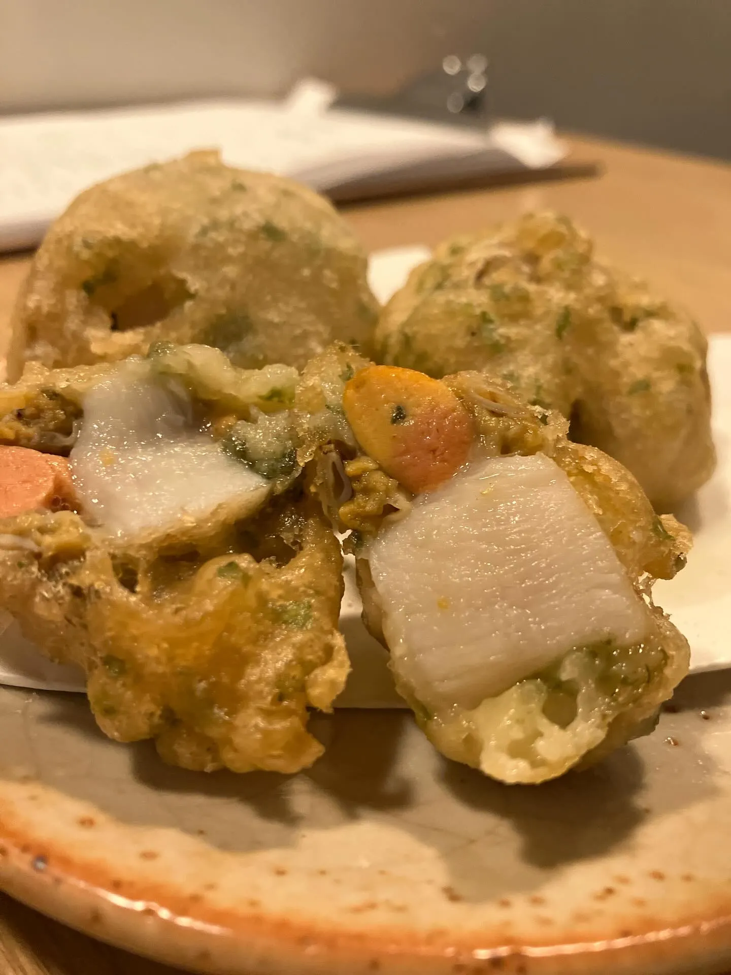 本日はイチオシの一品、グランドメニューより「帆立の磯辺フリッ...