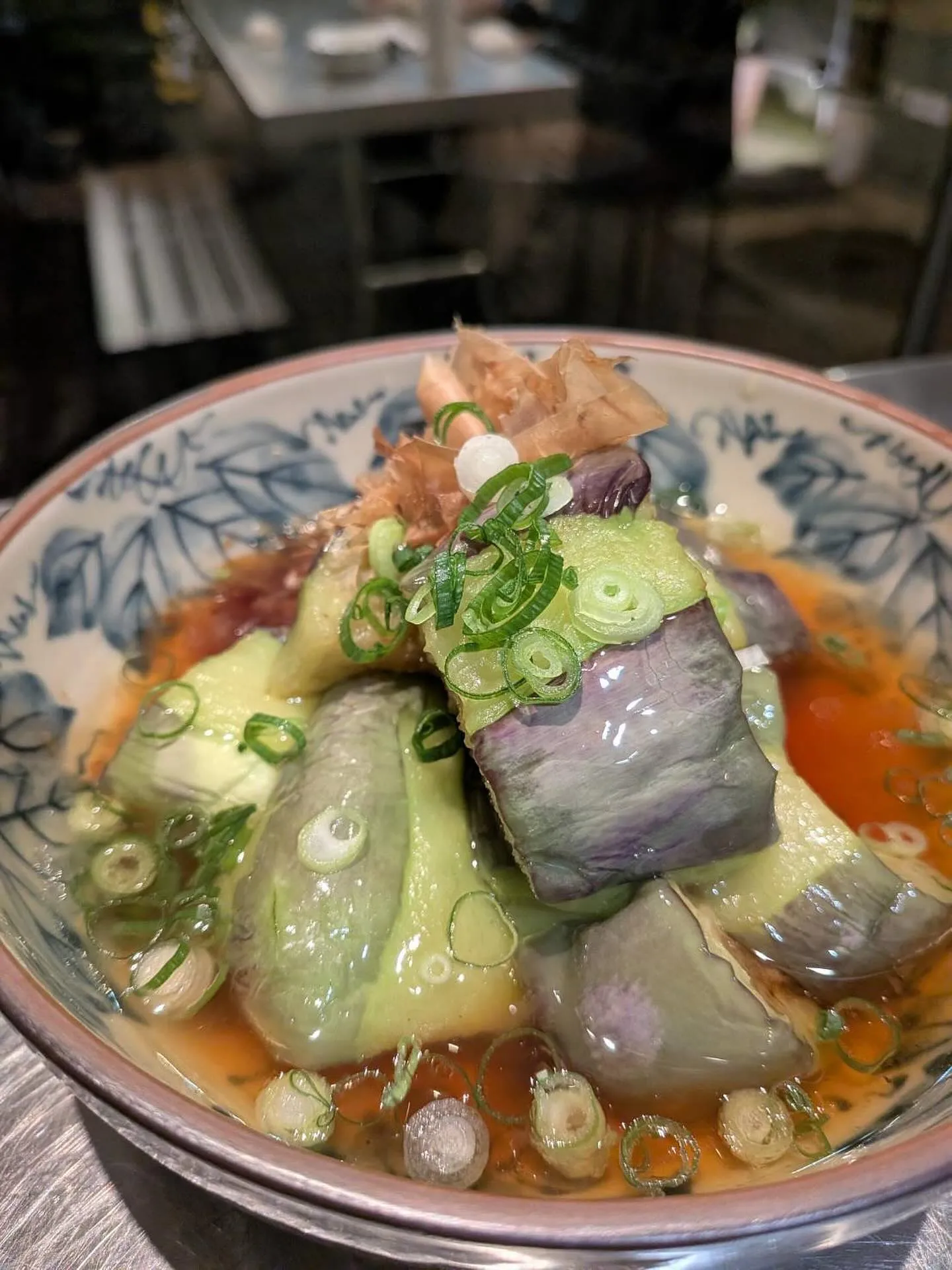 秋の訪れを感じるこの季節、旬の野菜が堪能できる居酒屋で心温ま...